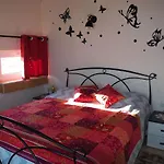 Nefeli Apartament *