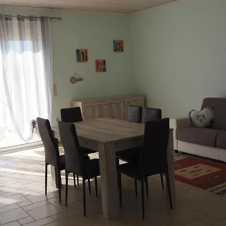 Nefeli * Methoni (Messenia)