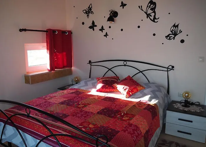 Nefeli Appartement *